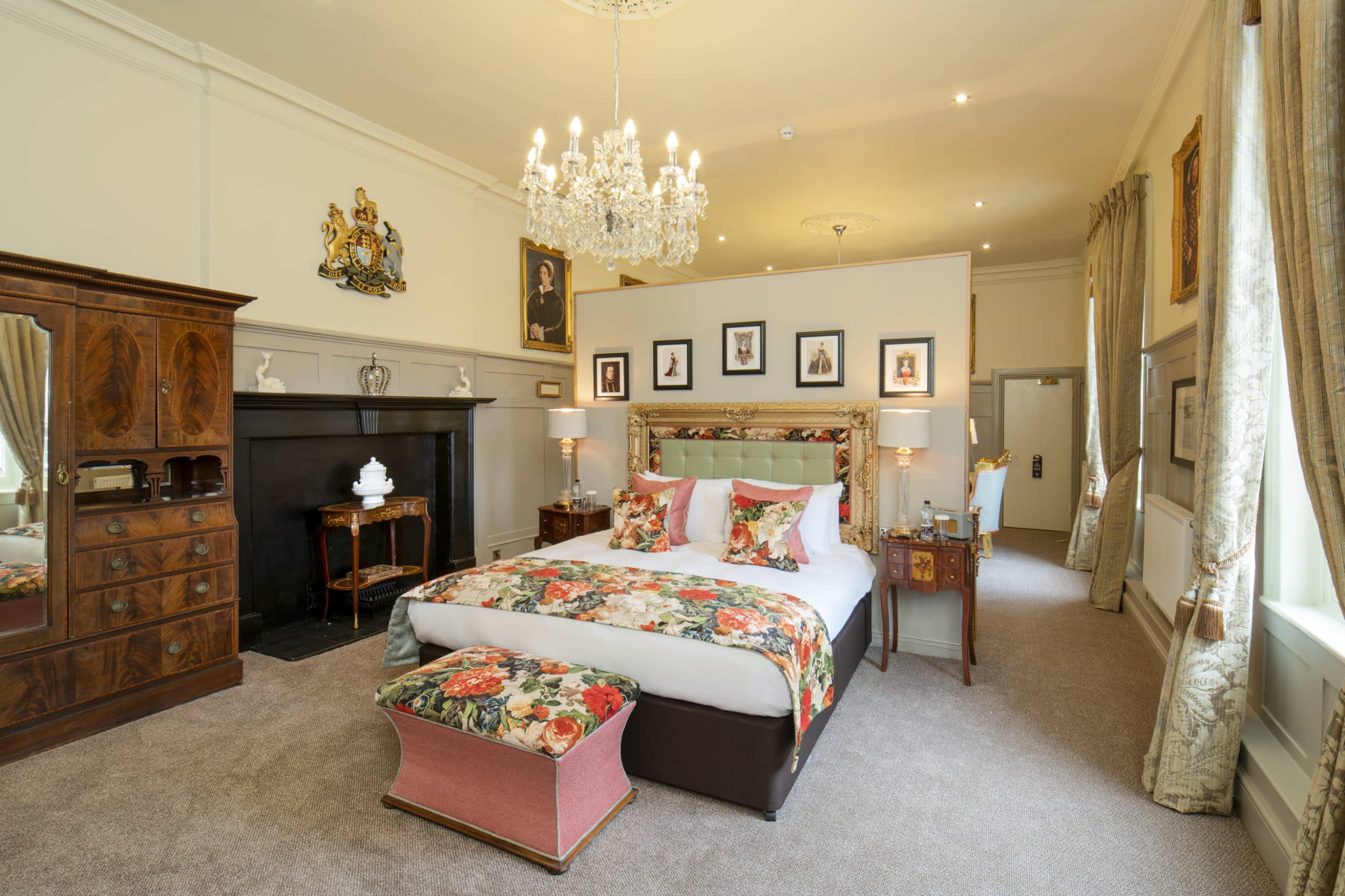 Bedrooms - The Kings Arms and Royal Hotel